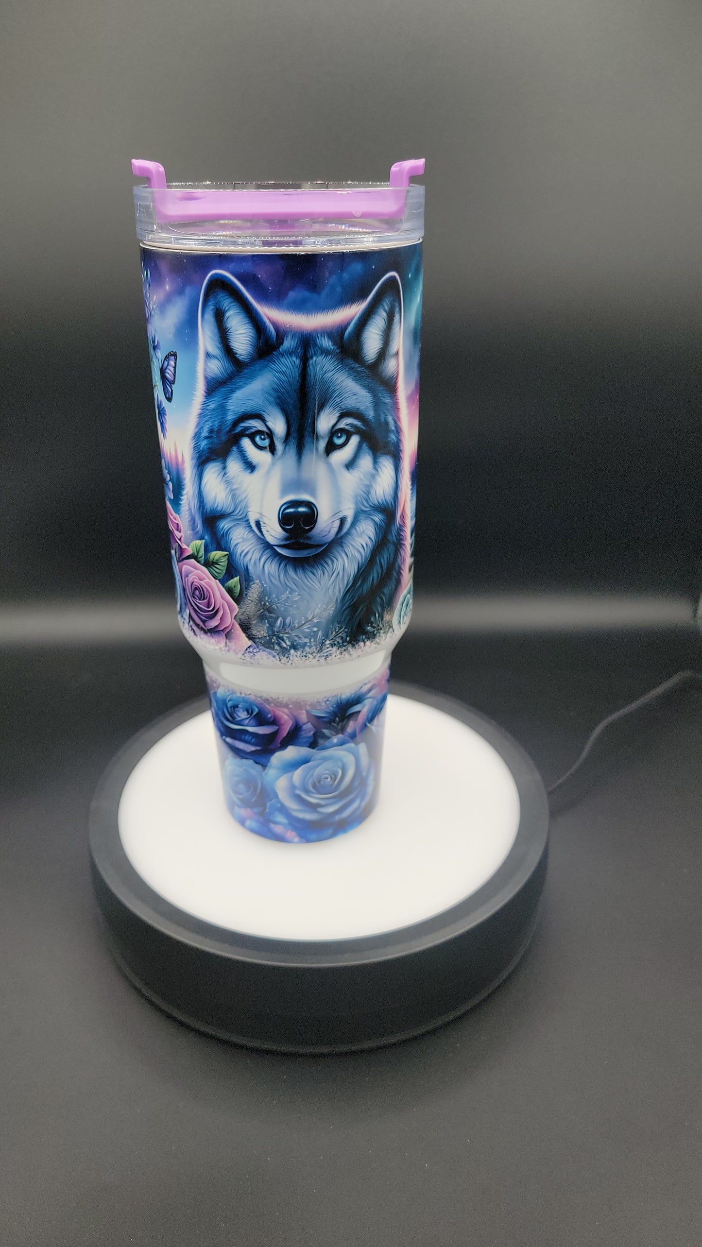 40oz Tumbler Wolf Moon Roses