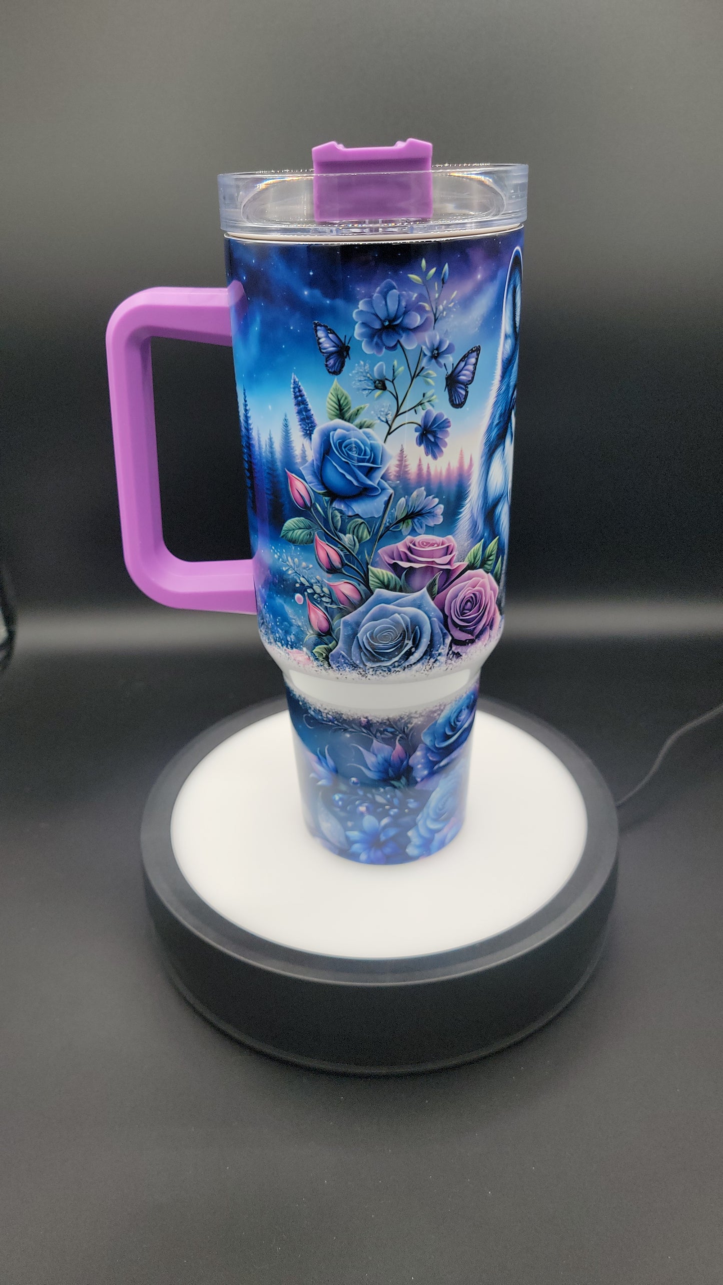 40oz Tumbler Wolf Moon Roses